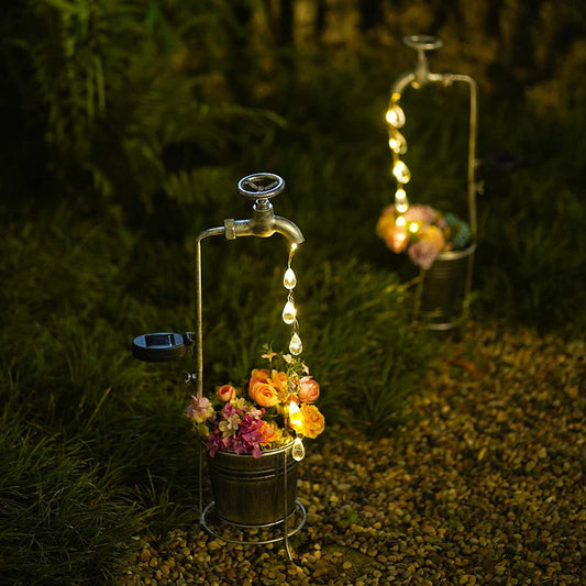 Paletto da giardino con rubinetto solare e fioriere 