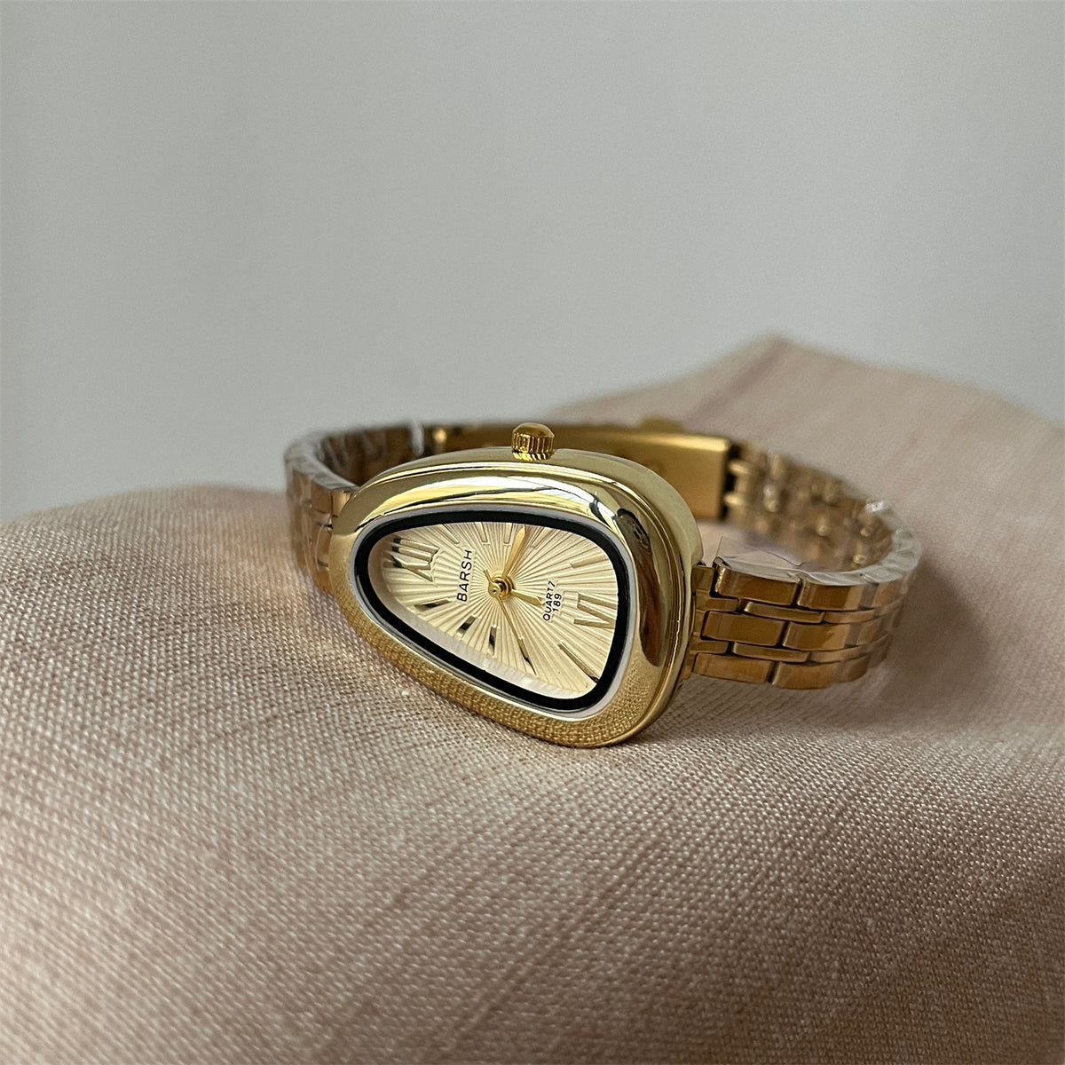 Teardrop Metal Bracelet Quartz Watch - view 6