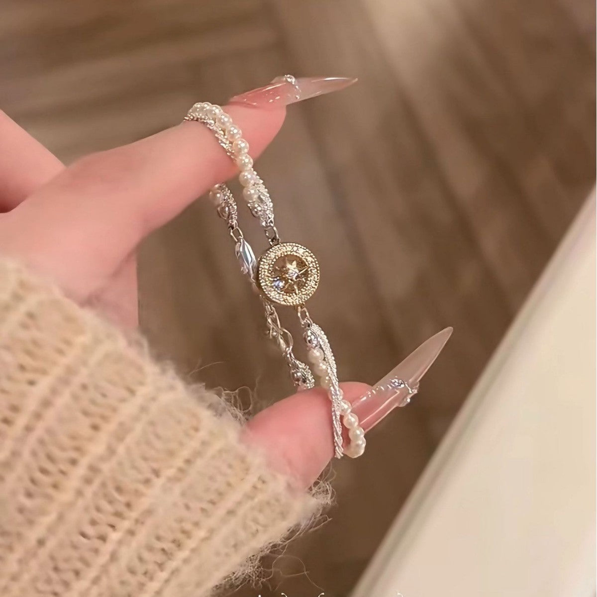 Eight-Point Star Compass Pearl Bead Bracelet - main view