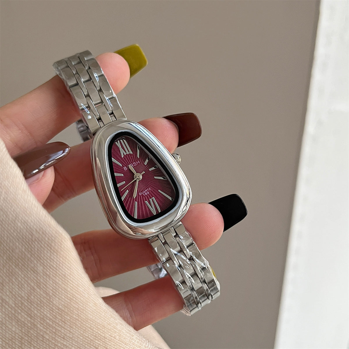 Teardrop Metal Bracelet Quartz Watch - main view