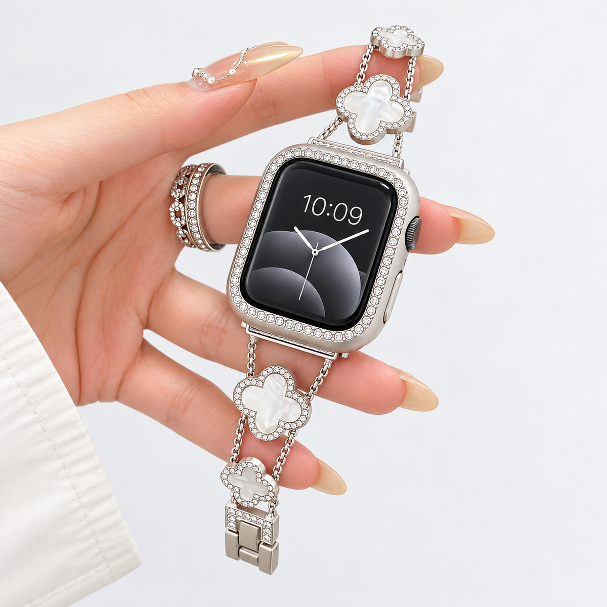 The Clover Four-Leaf Apple Watch Band