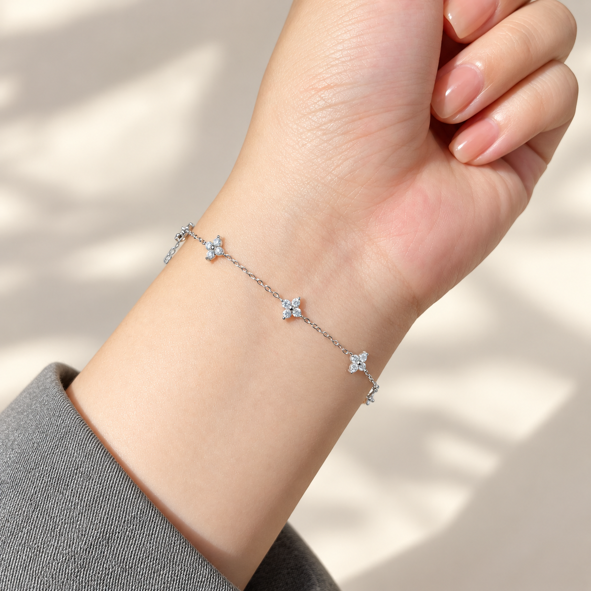 The Cloveria S925 Zircon Clover Bracelet