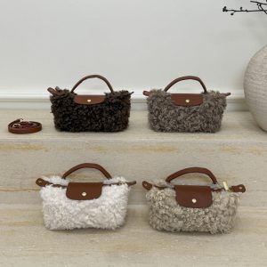 Fashion Plush Contrasting Color Messenger Bag Women'S New Retro Versatile High Texture Niche Single Shoulder Portable Fur Bag