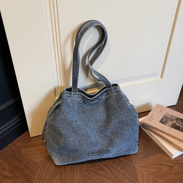 Retro Denim Drawstring Shoulder Bag for Commuting